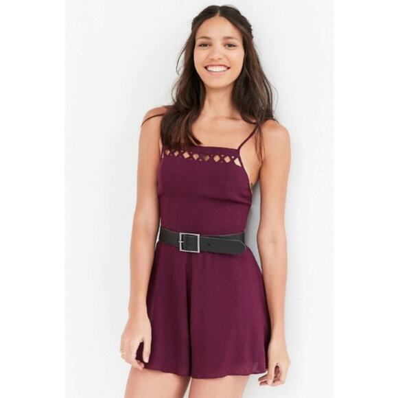 Urban Outfitters Romper Size‎ 10 Burgundy Kimchi Blue Tie Back Minimalist Boho - Picture 1 of 11